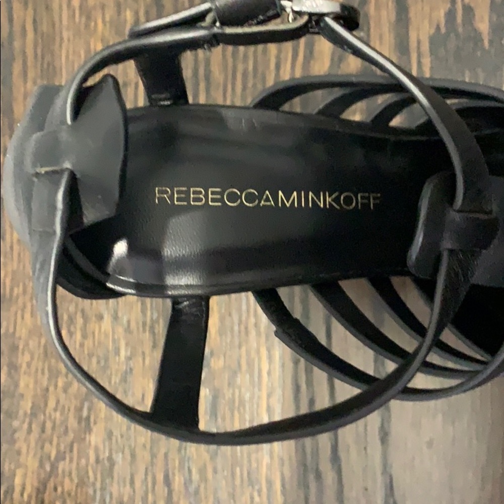 Black Pumps - image 5